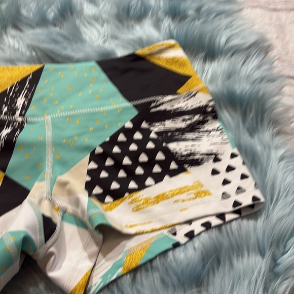 Feed Me Fight Me Geometric Crossfit Shorts sz M - Picture 5 of 7